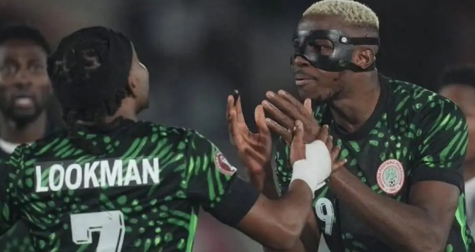 Виктор Осимен се налути на соиграчите затоа што не му ја додаваа топката, па повеќе не сакаше да игра со нив (ВИДЕО)