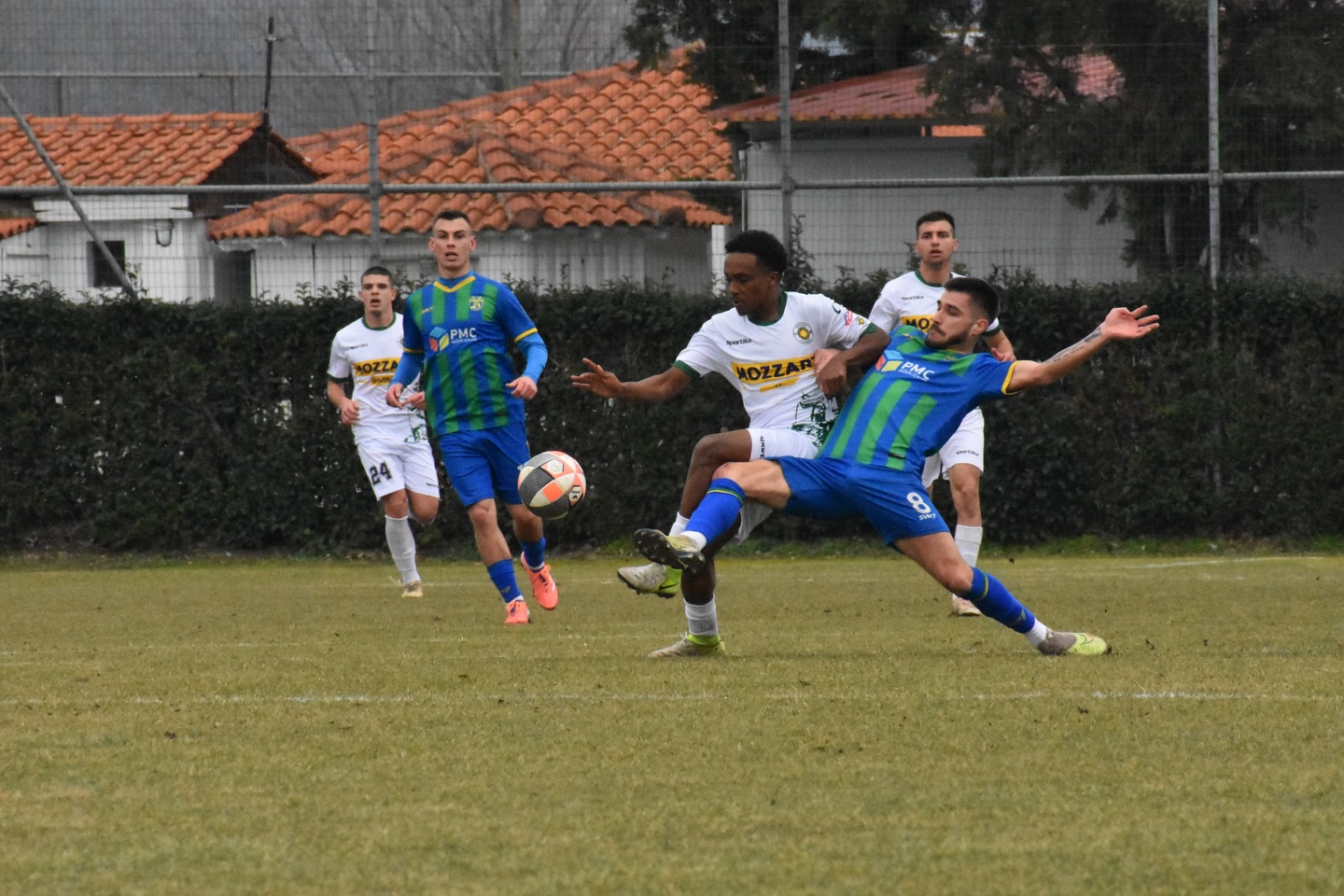 Брера убедливо поразена од Земун на тестот во Грција