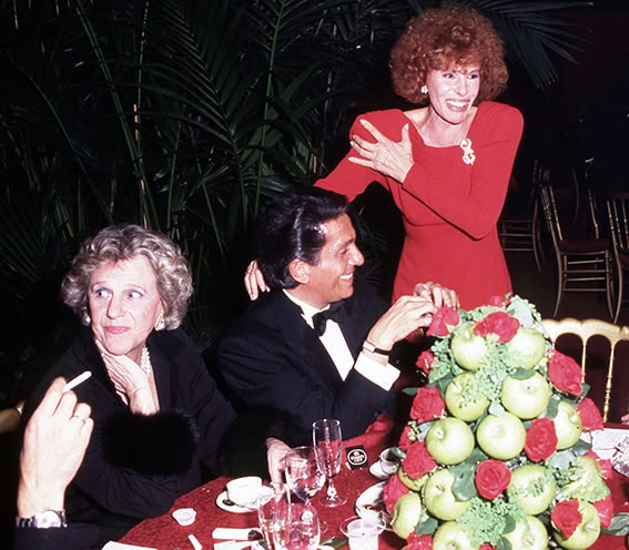 ЗАМИНА УШТЕ ЕДНА ЛЕГЕНДА НА СВЕТСКАТА ВИСОКА МОДА: Италијанецот Валентино ја знаеше тајната на жените: „Тие сакаат да бидат убави“