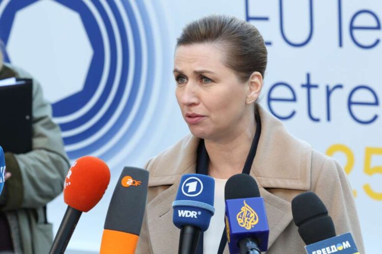 Данскaта премиерка му испрати порака на Трамп за Гренланд