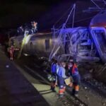 Најмалку 39 луѓе загинаа во железничка несреќа во Шпанија