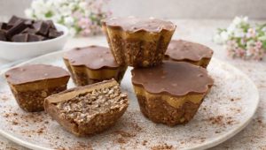 (Рецепт) ЗДРАВИ ЧОКОЛАДНИ КОРПИЧКИ: Здрави корпички со јаткасти плодови и чоколадо