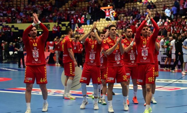 РАКОМЕТАРИТЕ ЈА СОВЛАДАА РОМАНИЈА И СО ТРИ БОДА ЈА ЗАВРШИЈА ГРУПНАТА ФАЗА НА ЕП