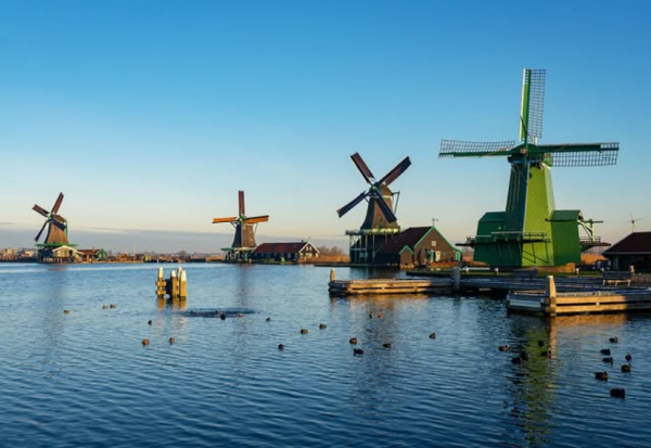 Холандско село ќе наплаќа влез – минатата година го посетиле 2,6 милиони туристи