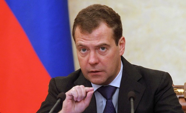 МЕДВЕДЕВ: Трамп нека побрза оти може на ненадеен референдум сите 55.000 жители на Гренланд да гласаат за присоединување кон Русија