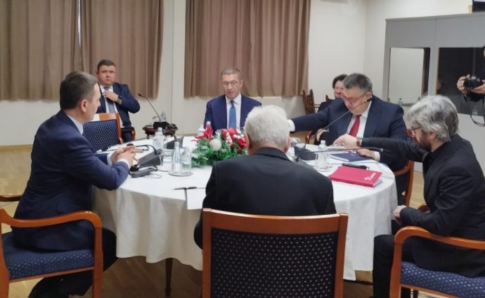 Ахмети сака консултации со САД и ЕУ за укинување на техничката влада