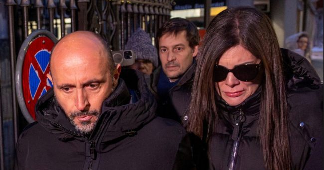 СОПСТВЕНИКОТ НА БАРОТ ВО ШВАЈЦАРИЈА КАДЕ ЗАГИНАА 40 ЛИЦА ПРИЗНА ДЕКА ЕДНА ОД СЕРВИСНИТЕ ВРАТИ БИЛА ЗАКЛУЧЕНА