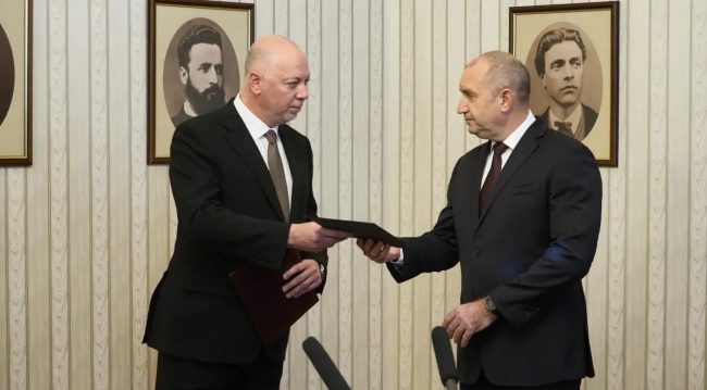 БУГАРИЈА ПРЕД ОСМИ ИЗБОРИ ЗА ЧЕТИРИ ГОДИНИ ОТКАКО КОАЛИЦИЈАТА ГЕРБ-СДС ОДБИ ДА ФОРМИРА НОВА ВЛАДА