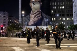 CBS: 1.500 американски војници се подготвени за интервенција во Минеаполис