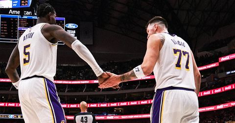 ВИДЕО: Дончиќ пак блесна против поранешниот клуб, Лејкерси славеа во Далас