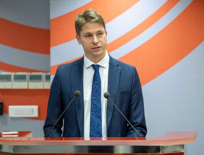 One Macedonia доби официјална лиценца и влегува како трет мобилен оператор во Македонија