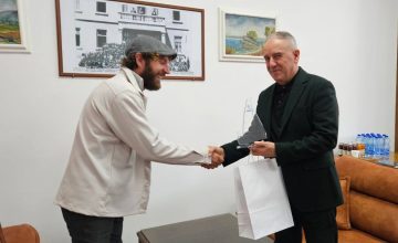 Едриличарот Лушо оставри средба со Ќура, поддршката од Општина Струга продолжува и за идните негови предизвици