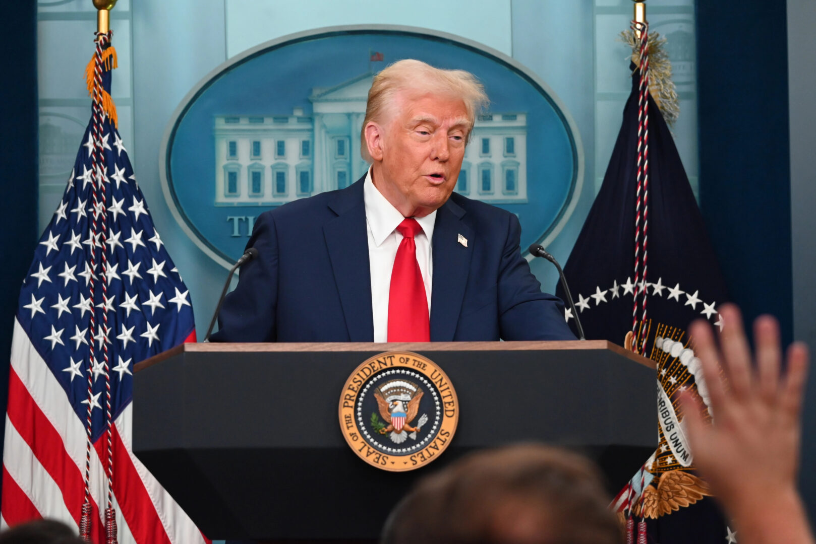 Трамп сака промена на режимот во Куба до крајот на годината