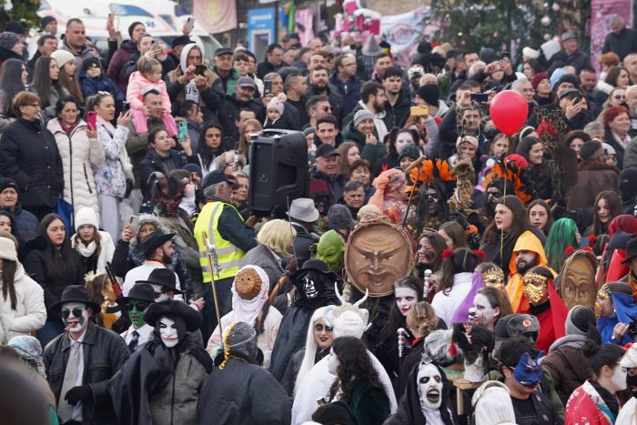 ФОТО ГАЛЕРИЈА: Мицкоски во Вевчани, „каде што традицијата не се раскажува, туку се живее!“