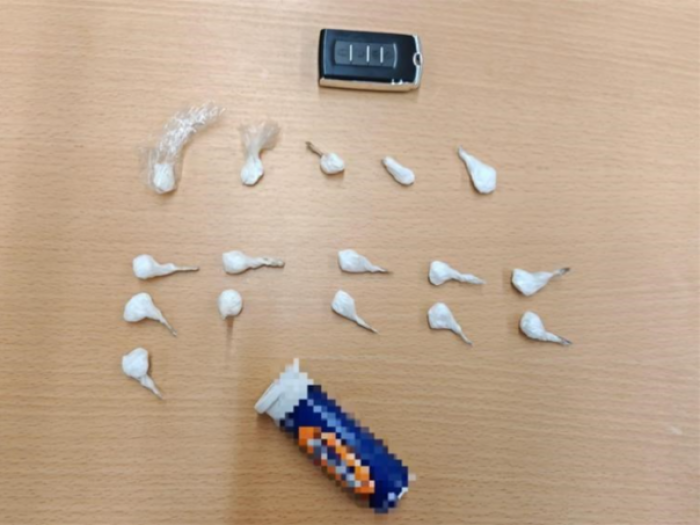 80-годишен дедо фатен со 16 пакетчиња кокаин во Сплит, на полицајците рекол „Тоа е за здравје, се препородив“