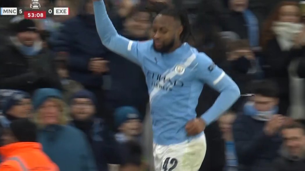 Сити со „десетка“ за третолигашот: Семењо дебитираше со гол и асистенција (Видео)