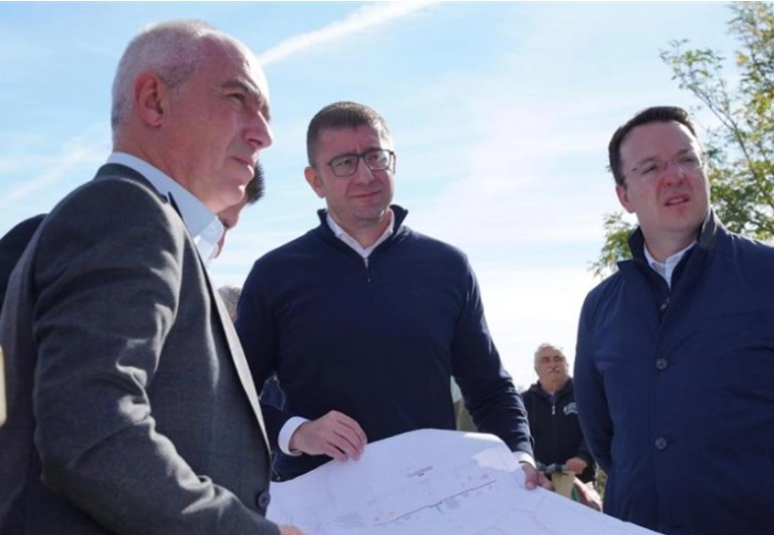 Мицкоски на промоција на дел од опремата за управување со отпад во Пелагонискиот и Југозападниот регион