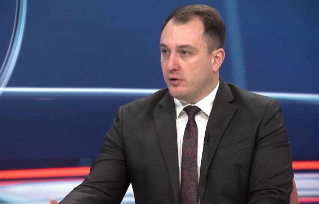 (ВИДЕО) Прво домашната задача, па потоа роаминг во ЕУ по цени како дома