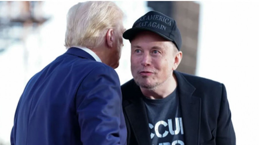 Трамп ќе разговара со Маск да ги приклучат Иранците „на диво“ на интернет