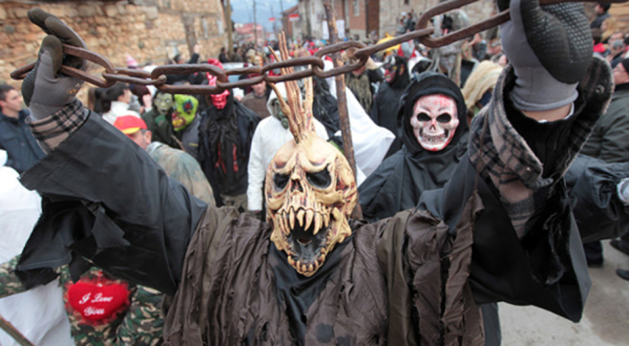 Со василичарско оро и палење на маските заврши Вевчанскиот карневал