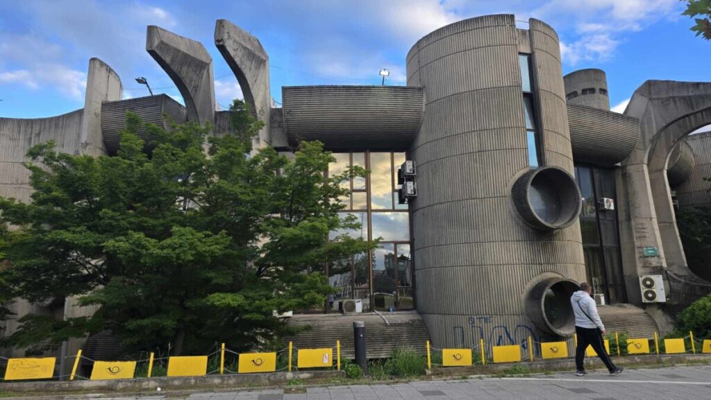 Вработените во Македонска Пошта протестираат поради доцнење на платите