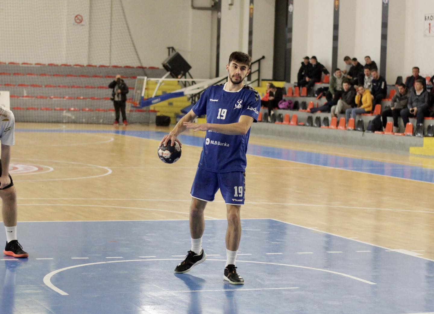 Прволигашкот лидер уште посилен напролет – потпиша со среден бек!