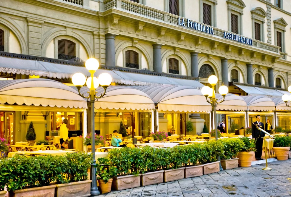 ВО ФИРЕНЦА ЌЕ СЕ ЗАБРАНИ ЈАДЕЊЕТО ВО РЕСТОРАНИ НА ОТВОРЕНО ЗА ДА СЕ СОЧУВА ИСТОРИСКАТА ЕСТЕТИКА