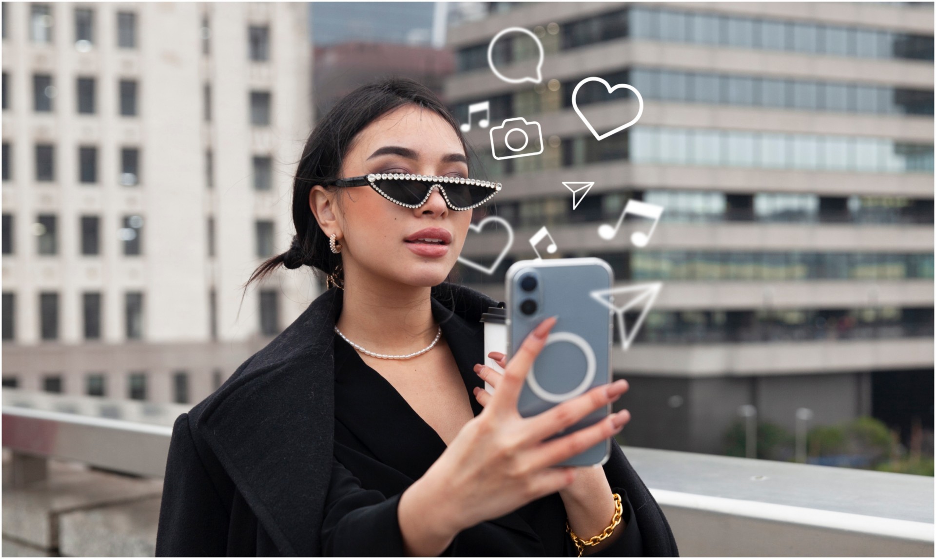 Инфлуенсерите под закон: што точно значат новите правила во Македонија и каде ваква регулација веќе постои во светот