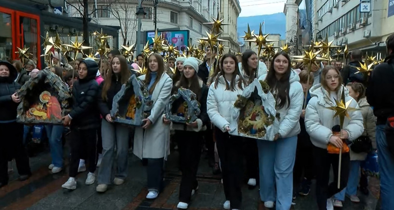 Бадниковите поворки низ Македонија го најавија Христовото раѓање
