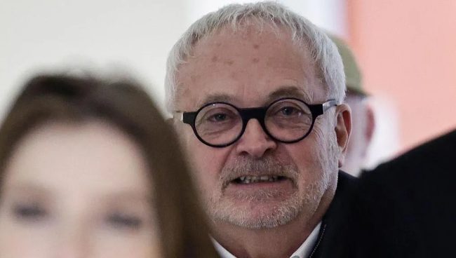 ПОРАНЕШЕН ФРАНЦУСКИ СЕНАТОР ПРОГЛАСЕН ЗА ВИНОВЕН ЗА ДРОГИРАЊЕ ПРАТЕНИЧКА СО ЦЕЛ ДА ЈА СИЛУВА