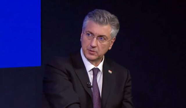 Украина не треба да го потпише предавањето на територии на Русија, изјави хрватскиот премиер