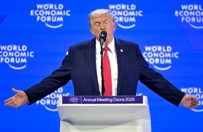 ТРАМП НАЈАВИ ДОГОВОР ЗА ГРЕНЛАНД, МЕДИУМИТЕ ВЕЛАТ ДЕКА ТОЈ НЕ ПРЕДВИДУВА ЦЕЛОСНА АМЕРИКАНСКА КОНТРОЛА ВРЗ ОСТРОВОТ