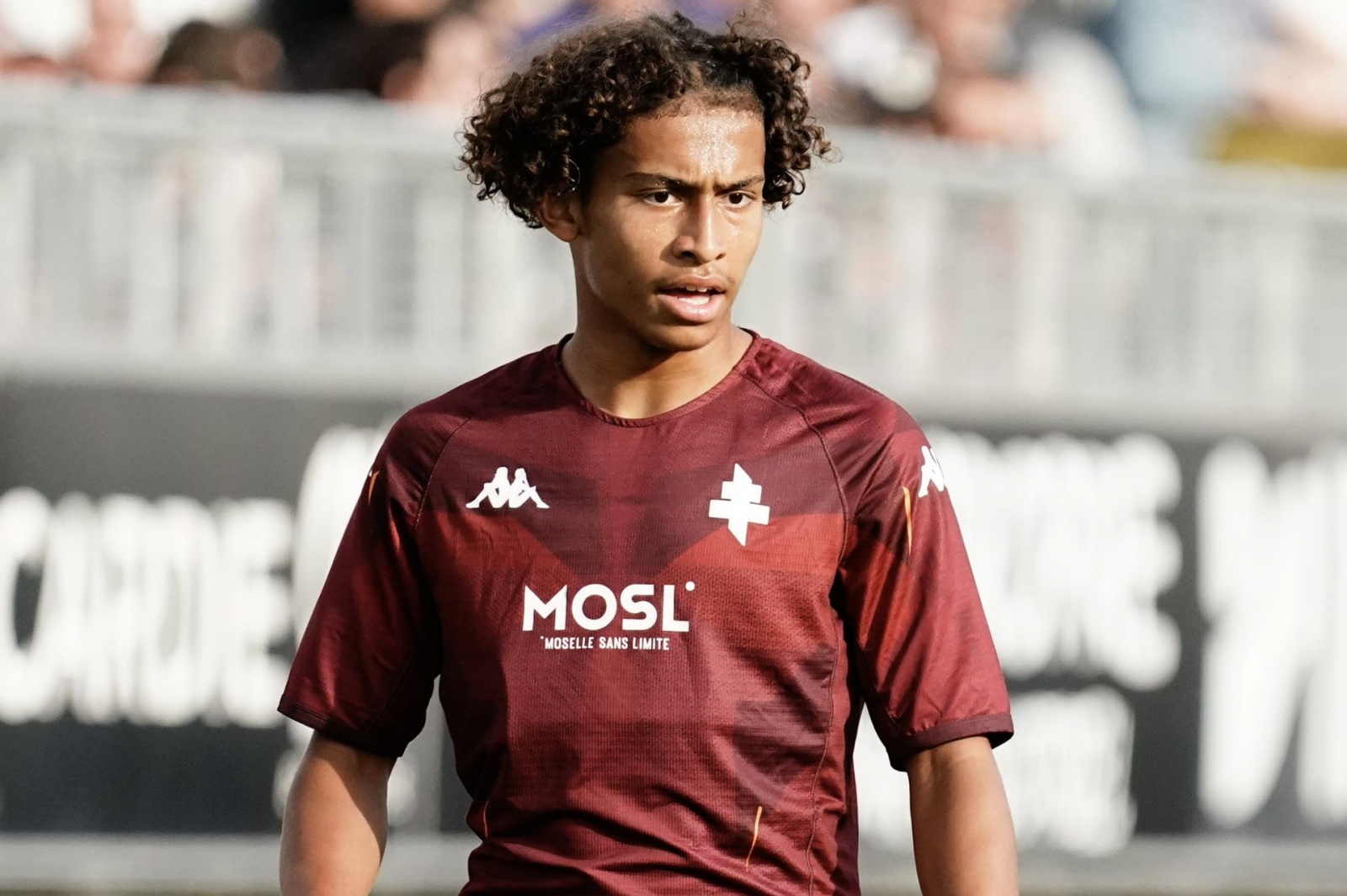 Фудбалерот-херој – се вратил во пожарот во Кран Монтана за да ја спаси девојката!