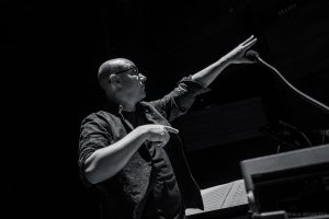 Спектакуларно новогодишно шоу во Дубаи со оркестрации и аранжмани на Џијан Емин