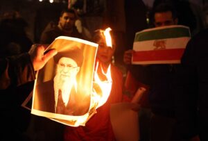 Трета недела од бунтот во Иран: Повеќе од 570 мртви, режимот вели дека е подготвен и за војна и за дијалог