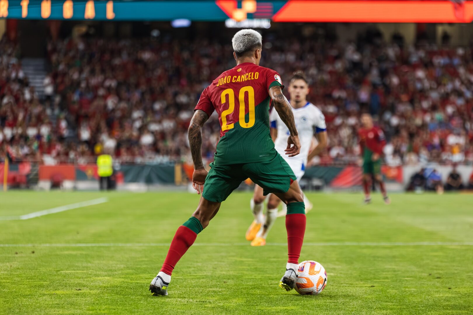 Лапорта најде дупка во правилата, Кансело доаѓа во Барселона