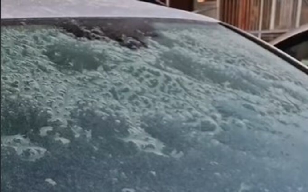 Во најстудениот град во светот: Еве како луѓето таму ги штитат своите автомобили од мраз