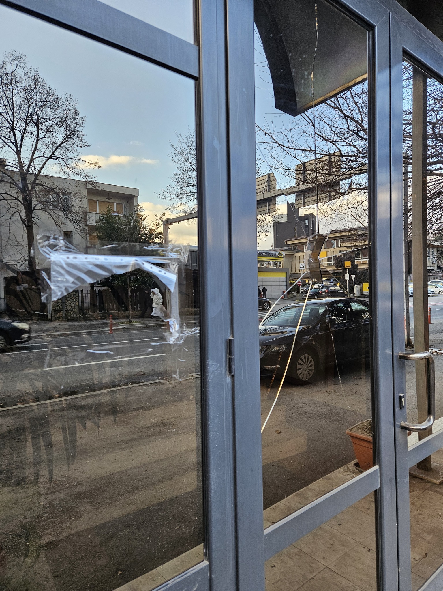 (Видео/Фото) Бугарската амбасада во Скопје: Неказнетиот говор на омраза и неказнетите напади врз бугарски здруженија имаат последици