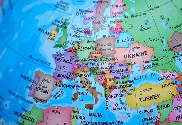 „Ипсос“: Повеќето земји се оптимисти за 2026 година, Франција се издвојува како најпесимистична