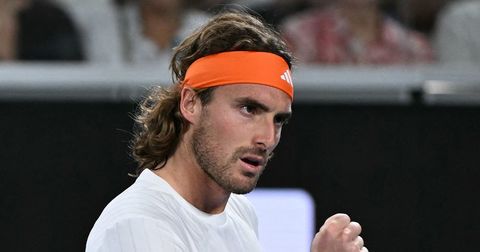 Циципас загуби сет, па со пресврт го елиминираше Јапонецот Мочизуки