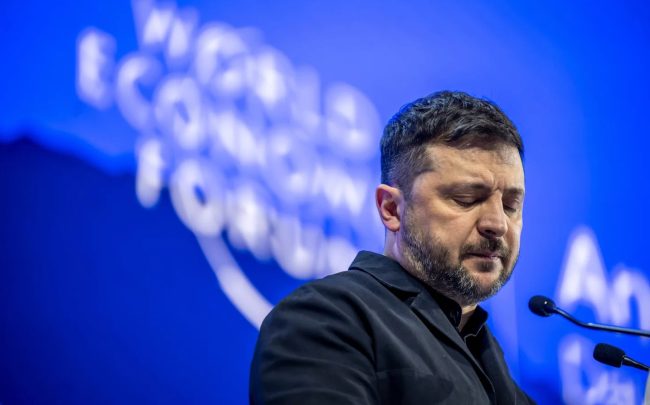 МОЈАТА ПОРАКА ЗА ПУТИН Е ДЕКА ВОЈНАТА МОРА ДА ЗАВРШИ, КАЖА ТРАМП ПО СРЕДБАТА СО ЗЕЛЕНСКИ ВО ДАВОС