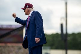 Трамп најавува деескалација во Минесота по второто смртоносно пукање од имиграциски агенти