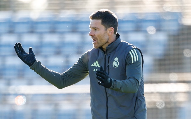 Ливерпул подготвува отказ за Слот – веќе е контактиран Чаби Алонсо