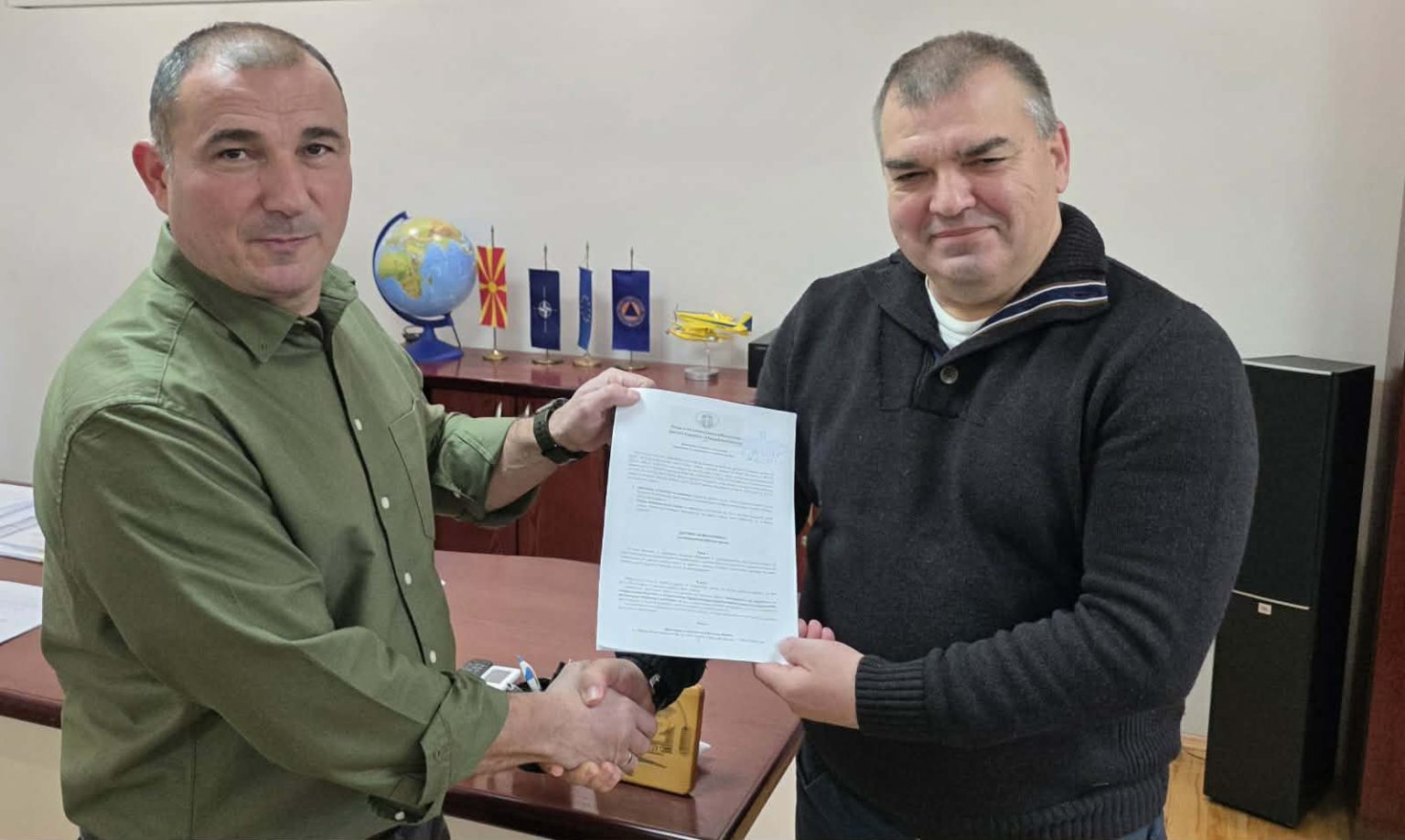 Пензионираниот воен пилот Роберт Малезански ја прекина воената пензија и се вработи во ДЗС