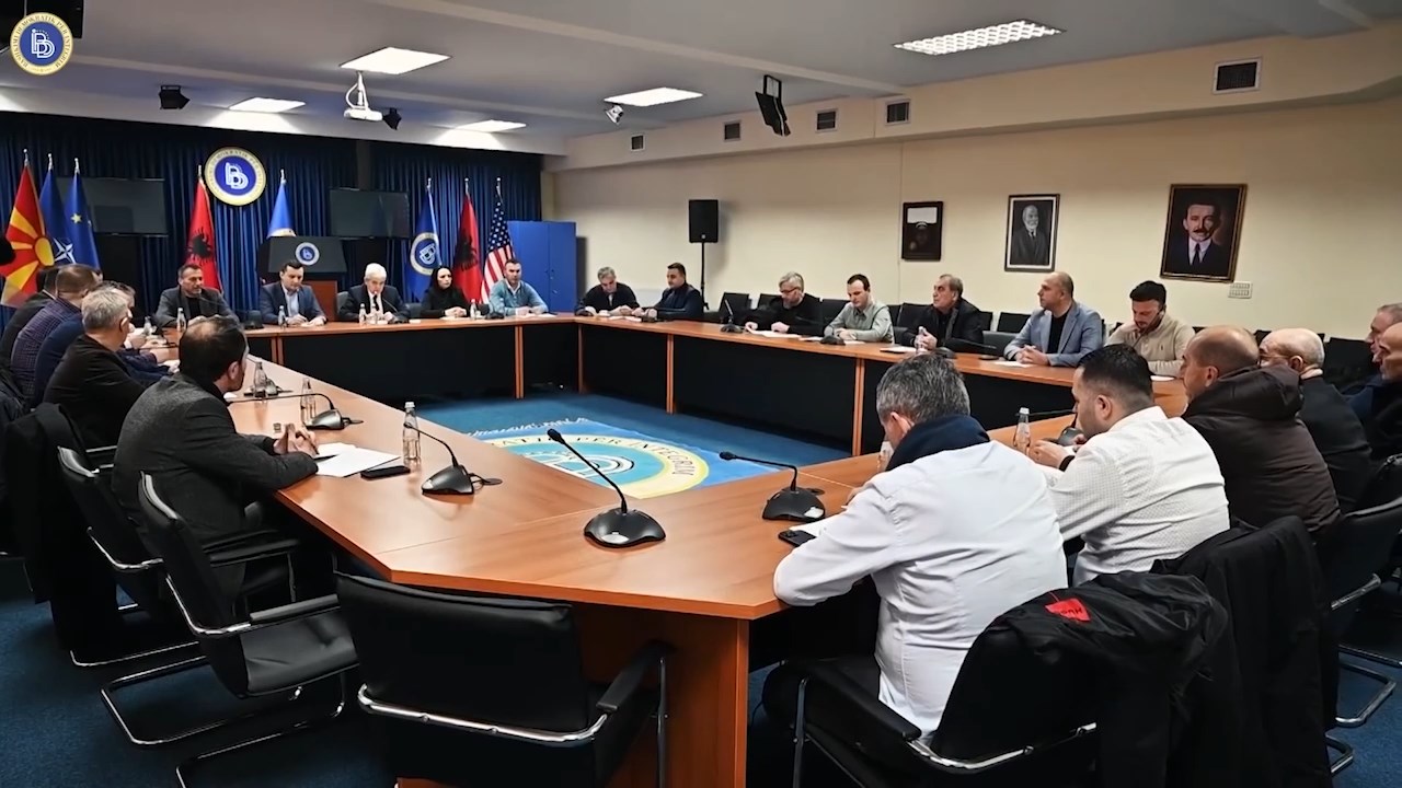 Ахмети со подготвена агенда за лидерска со Мицкоски, чека „зелено светло“ од Генералниот Совет