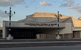 „Мадам Бовари“ предизвика драма во НОБ, обоистка го обвинува директорот за мобинг, тој негира