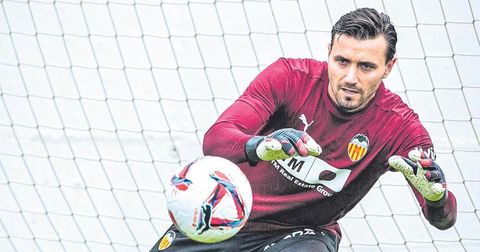 Столе Димитриевски пак е на целосните тренинзи на Валенсија