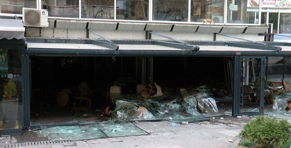 Левица: Синот на Газда Деко тужи осум лица за кршење на кафе барот „Класик“ во Кочани