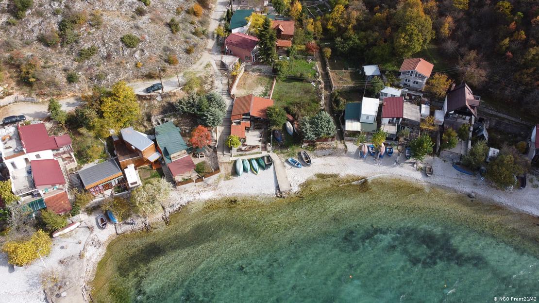 Зошто не се уриваат 4.847 дивоградби во Охрид?