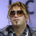 (Фото) Раста ослабе 12 килограми: Раперот отпатува во Тајланд, па се посвети на својот изглед